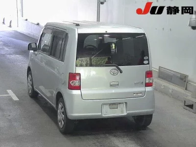 DAIHATSU MOVE CONTE
