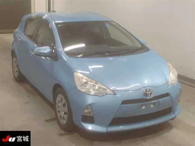 TOYOTA AQUA 2013 с аукциона, 1500cc, пробег 143 000 км