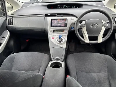 TOYOTA PRIUS 2014 с аукциона, 1800cc, пробег 116 000 км