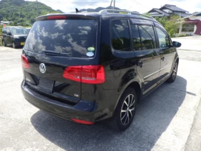 VOLKSWAGEN GOLF TOURAN 2015 с аукциона, 1400cc, пробег 66 000 км