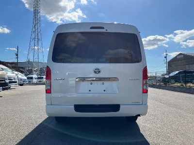 TOYOTA HIACE VAN