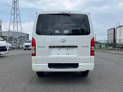 TOYOTA HIACE VAN