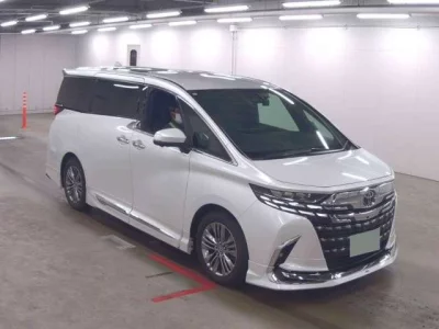 TOYOTA ALPHARD 2024 с аукциона, 2500cc, пробег 18 000 км