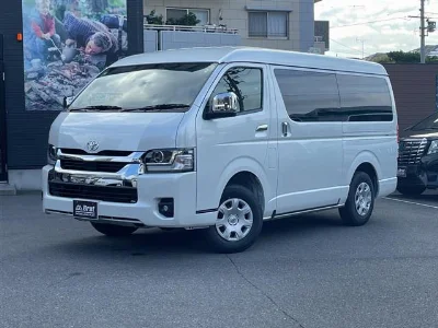 TOYOTA HIACE