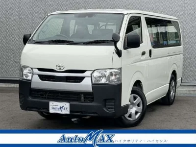 TOYOTA HIACE VAN