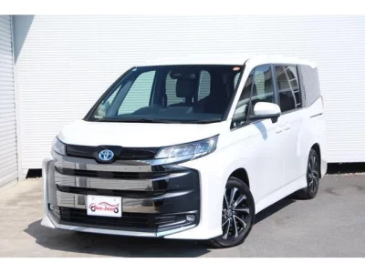 TOYOTA NOAH 2024 с аукциона, 1800cc, пробег 14 000 км