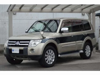 MITSUBISHI PAJERO