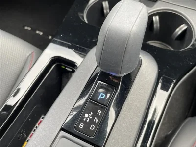 TOYOTA PRIUS 2023 с аукциона, 2000cc, пробег 55 000 км
