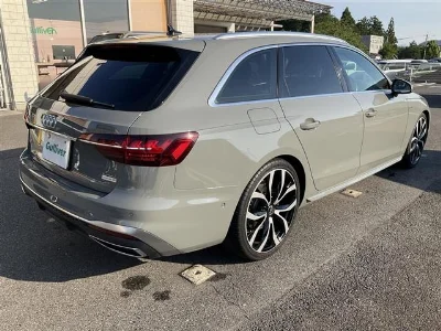 AUDI A4 AVANTE