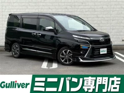 TOYOTA VOXY 2021 с аукциона, 2000cc, пробег 32 000 км