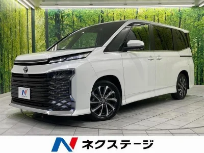 TOYOTA VOXY 2024 с аукциона, 2000cc, пробег 11 000 км
