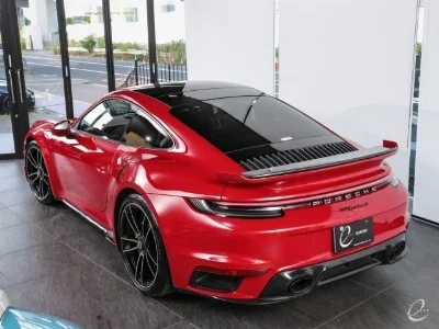 PORSCHE 911