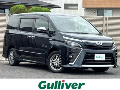 TOYOTA VOXY 2019 с аукциона, 1800cc, пробег 68 000 км