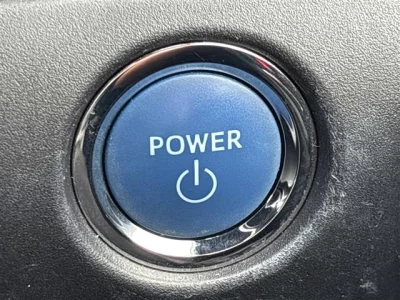 TOYOTA VOXY 2019 с аукциона, 1800cc, пробег 68 000 км