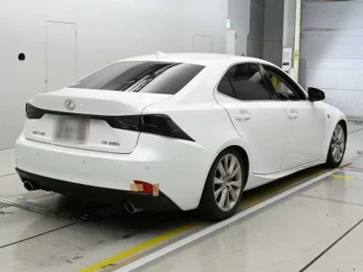 LEXUS IS