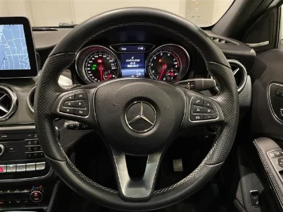 MERCEDES BENZ GLA