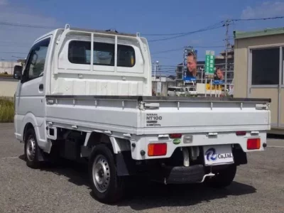 NISSAN CLIPPER TRUCK