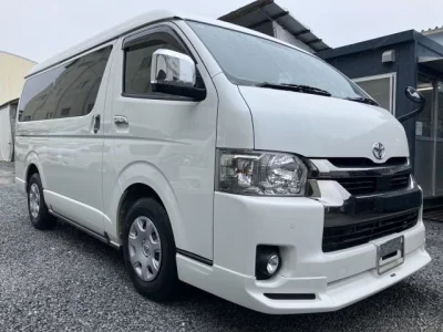 TOYOTA HIACE VAN