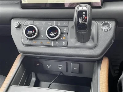 LAND ROVER DEFENDER
