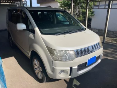 MITSUBISHI DELICA D5