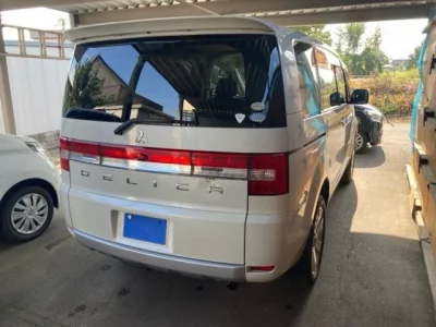 MITSUBISHI DELICA D5