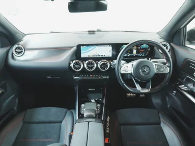 MERCEDES BENZ GLA