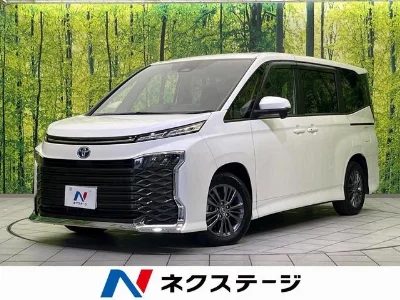 TOYOTA VOXY 2023 с аукциона, 1800cc, пробег 22 000 км