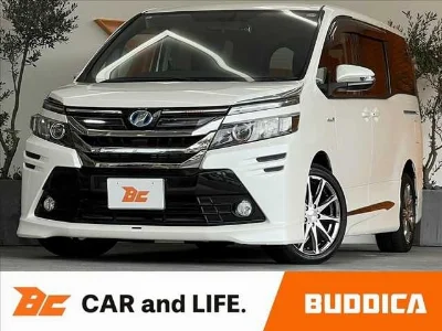 TOYOTA VOXY 2014 с аукциона, 1800cc, пробег 104 000 км