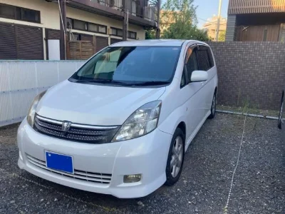 TOYOTA ISIS 2005 с аукциона, 2000cc, пробег 74 000 км