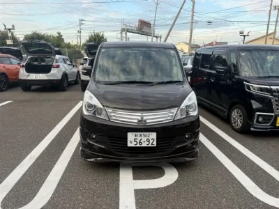 MITSUBISHI DELICA D2