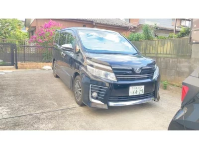 TOYOTA VOXY 2016 с аукциона, 2000cc, пробег 112 000 км