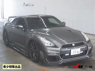NISSAN GT-R