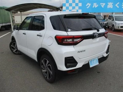 TOYOTA RAIZE 2023 с аукциона, 1200cc, пробег 20 000 км