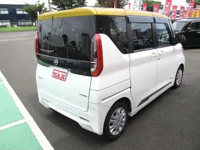 NISSAN ROOX