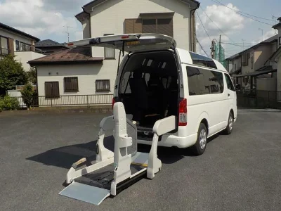 TOYOTA HIACE VAN