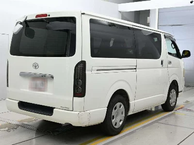 TOYOTA REGIUS VAN