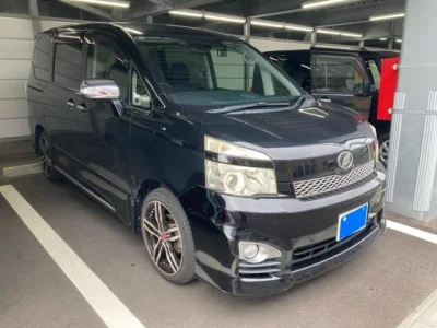 TOYOTA VOXY 2012 с аукциона, 2000cc, пробег 154 000 км