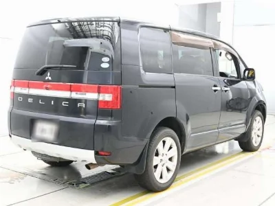 MITSUBISHI DELICA D5 2011 с аукциона, 2400cc, пробег 92 000 км