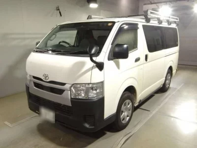TOYOTA HIACE VAN