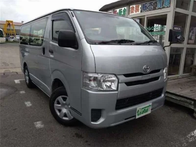 TOYOTA HIACE VAN