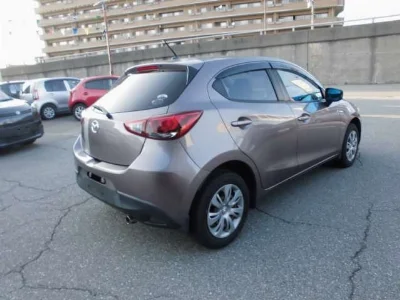 MAZDA DEMIO 2016 с аукциона, 1300cc, пробег 29 000 км