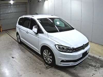 VOLKSWAGEN GOLF TOURAN 2018 с аукциона, 1400cc, пробег 61 000 км