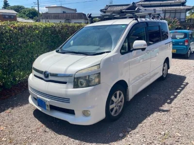 TOYOTA VOXY 2007 с аукциона, 2000cc, пробег 167 000 км
