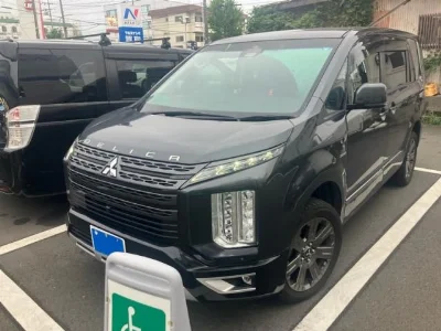 MITSUBISHI DELICA D5