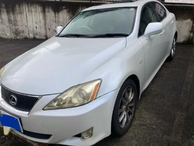 LEXUS IS