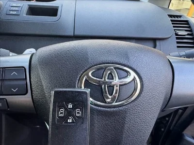 TOYOTA VOXY 2013 с аукциона, 2000cc, пробег 66 000 км