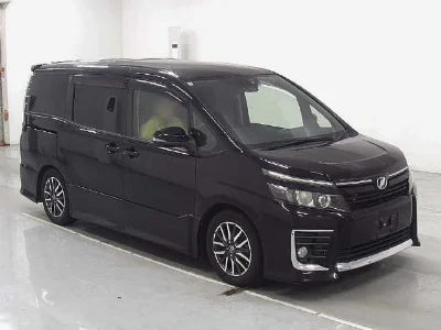 TOYOTA VOXY 2016 с аукциона, 2000cc, пробег 138 000 км