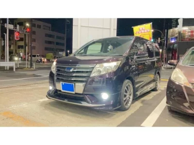 TOYOTA NOAH