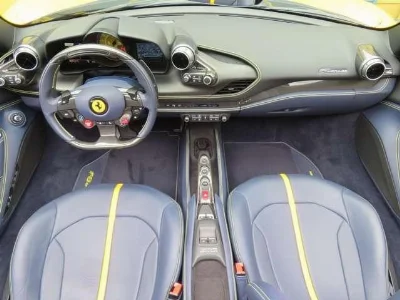 FERRARI F8 SPIDER