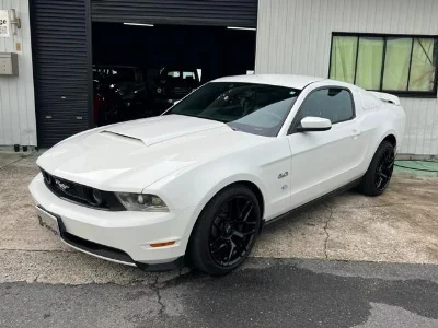 FORD MUSTANG